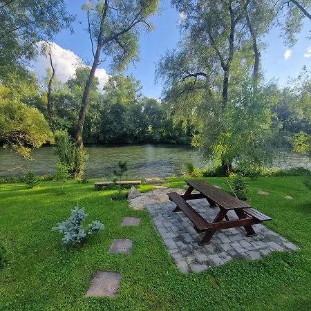 Garden דירה Bešeňová